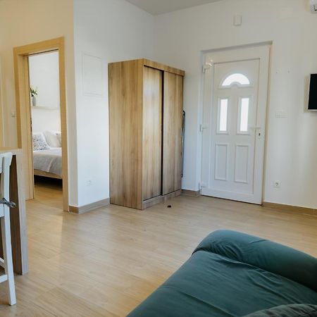Apartments Piscina-Green Ποντστράνα Εξωτερικό φωτογραφία